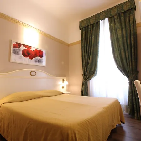 Hotel Charly 3*