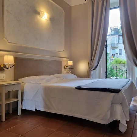 Hotel Charly 3*