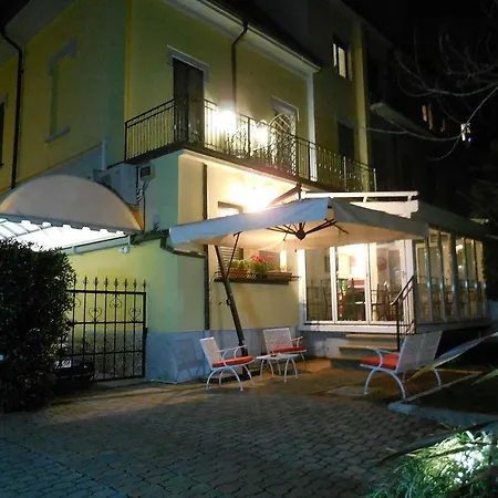 查理酒店 酒店