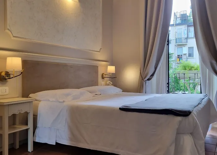Otel Charly 3*