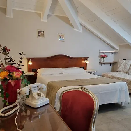 Hotel Charly Mediolan