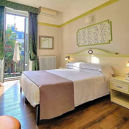 Charly Hotel