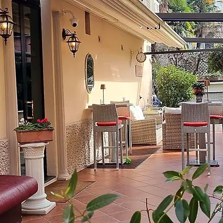 Hotel Charly