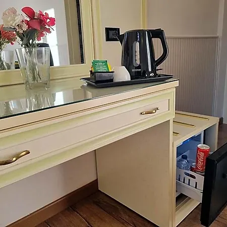 Charly Hotel