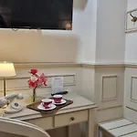 Charly Ξενοδοχείο 3*