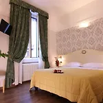 Hotel Charly 3*