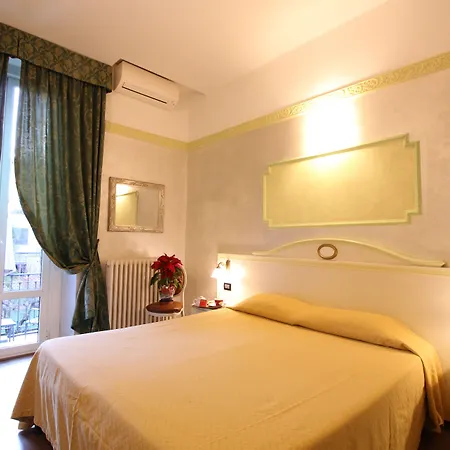 Charly Hotel