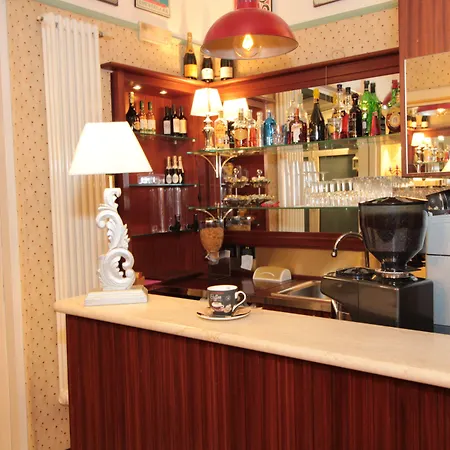 Charly Hotel 3*