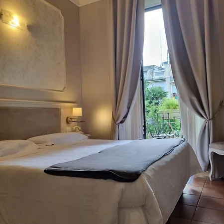 Charly Hotel