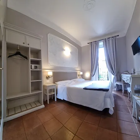Charly Hotel 3*