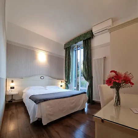 Charly Hotel 3*
