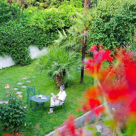Hotel Charly 3*
